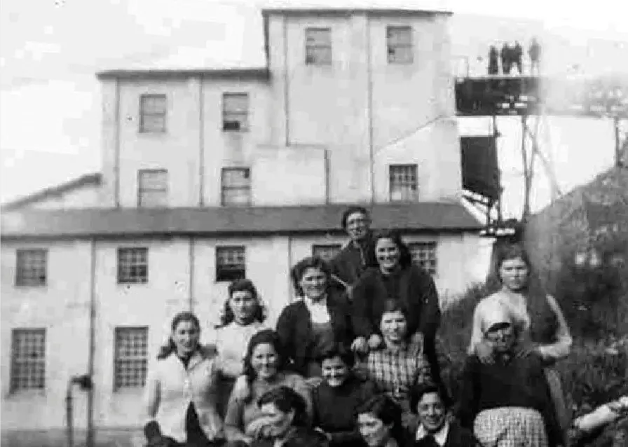 Lavadoiro da Mina do Freixo (Monforte de Lemos) Comparativa entre os anos 30 e na actualidade.